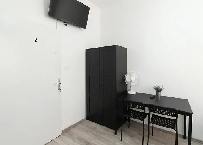15 Min To Center - Affordable & Simple 5br With Wifi Διαμέρισμα