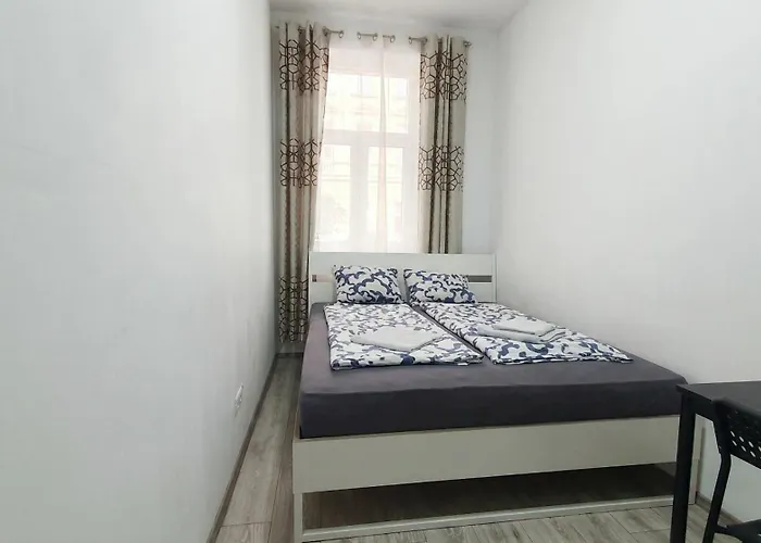 15 Min To Center - Affordable & Simple 5br With Wifi * Vienna