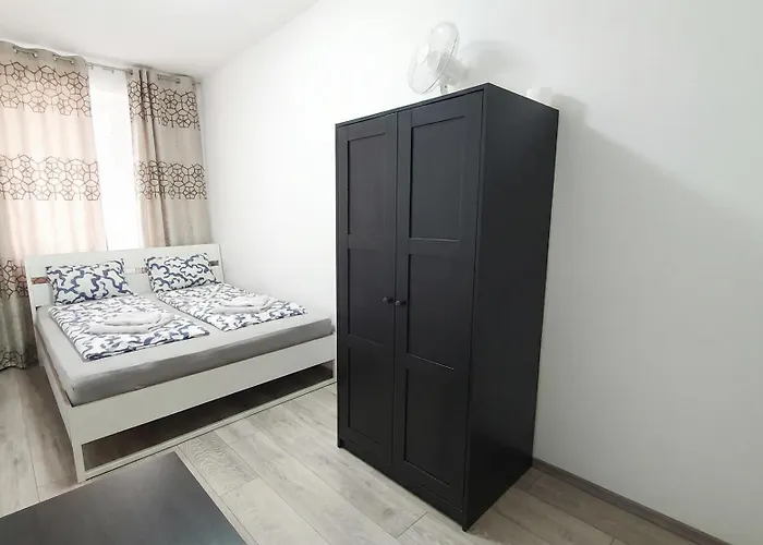 15 Min To Center - Affordable & Simple 5br With Wifi Διαμέρισμα