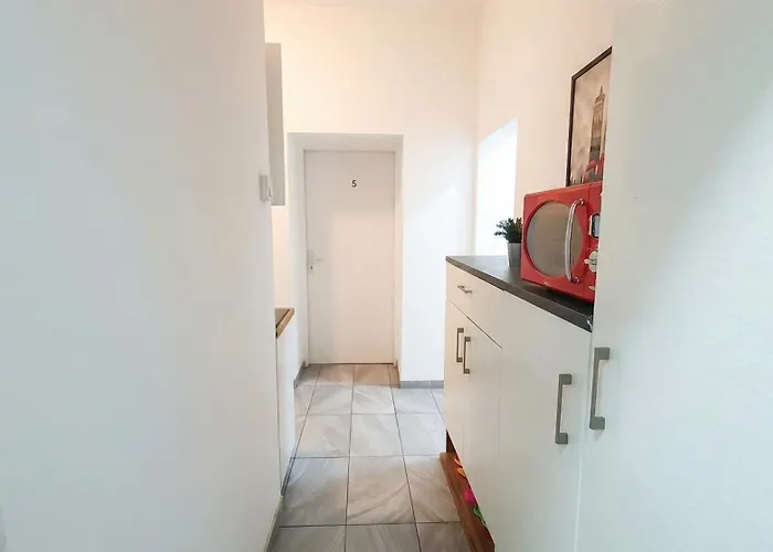 15 Min To Center - Affordable & Simple 5br With Wifi Apartment Vienna